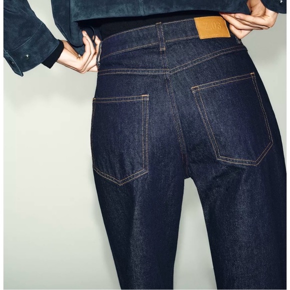 ZARA STRAIGHT FIT HIGH WAIST JEANS SIZE 4 reg $59.90 - Picture 4 of 13